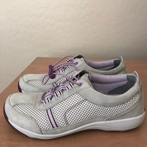 Dankso Women Shoe in Good Condition